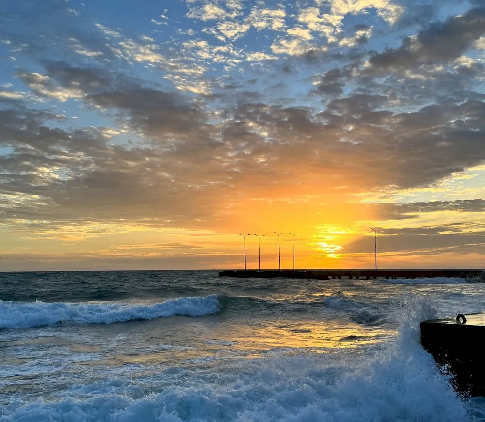 Travelers should visit from December to March for calm seas and clear skies